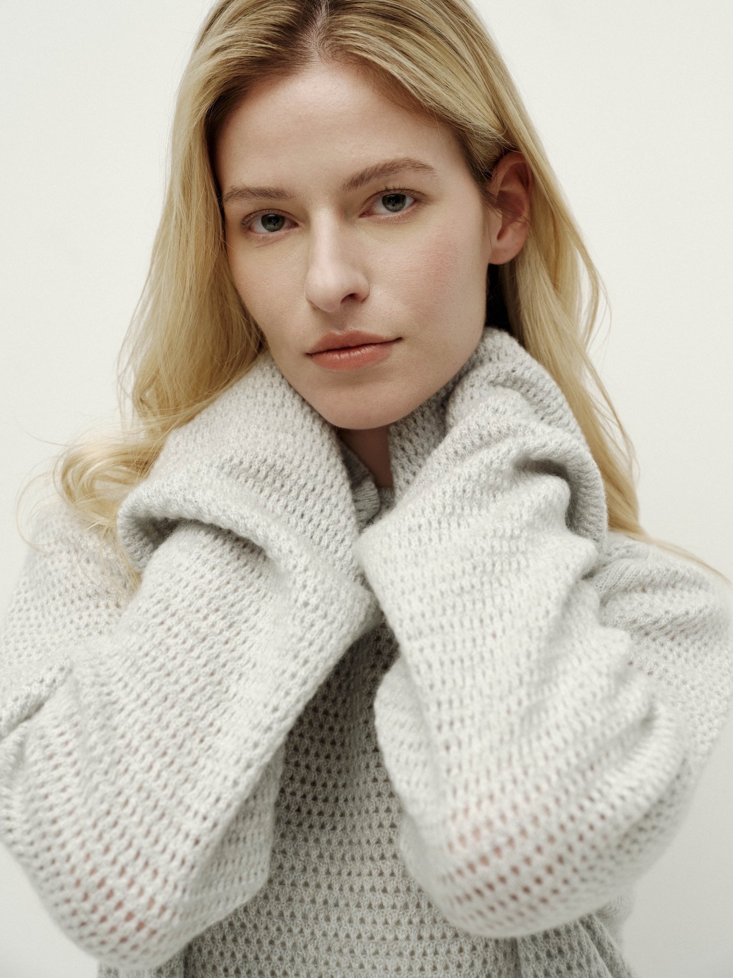 포인텔 니트 풀오버 롱슬리브-미스티 그레이