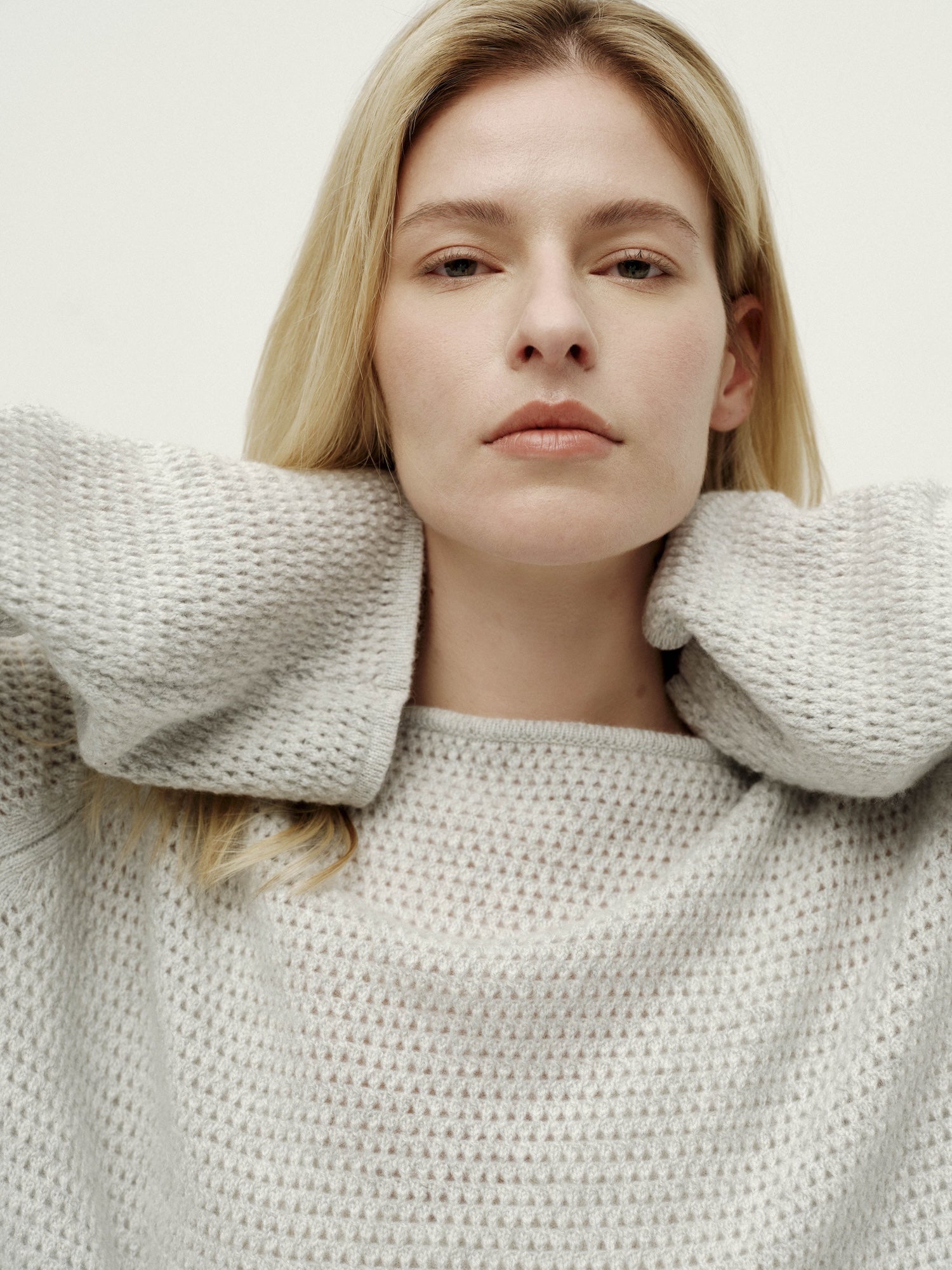 포인텔 니트 풀오버 롱슬리브-미스티 그레이