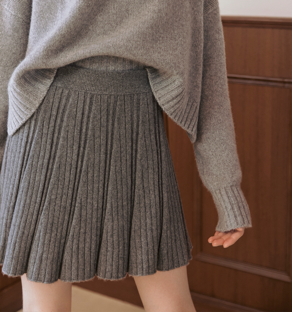 Pleated skirt